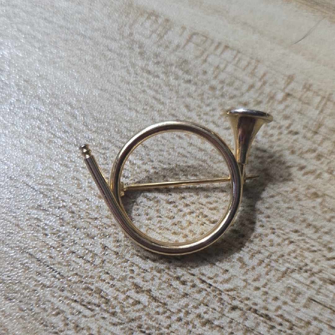 Vintage Gold Tone French Horn Brooch Music Teacher
